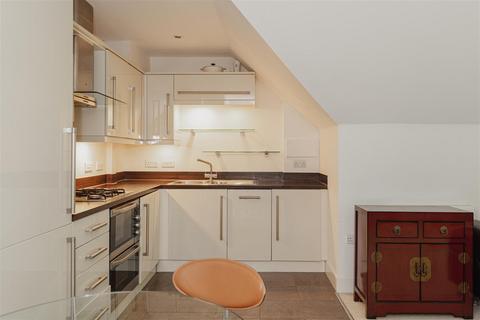 2 bedroom apartment for sale, Reigate Hill, Reigate