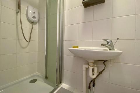 undefined, Mitcham CR4