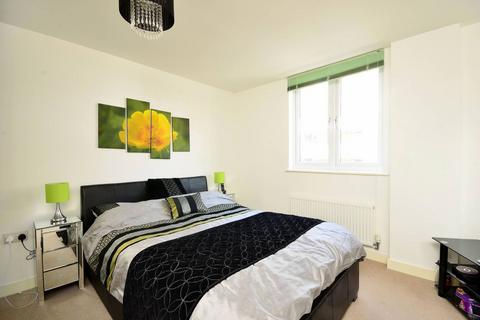 1 bedroom flat for sale, Garratt Lane, Wandsworth, London, SW18