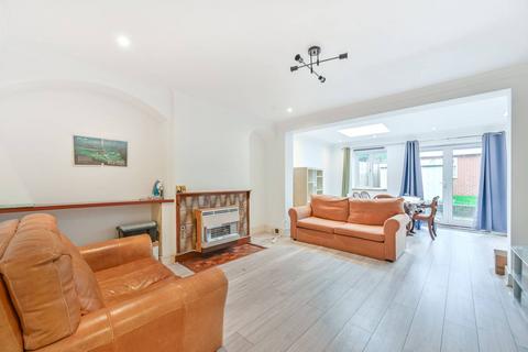 4 bedroom semi-detached house to rent, Lyon Park Avenue, Wembley, HA0