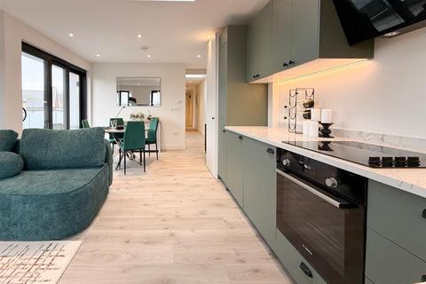 2 bedroom flat for sale, Norwood Road, London