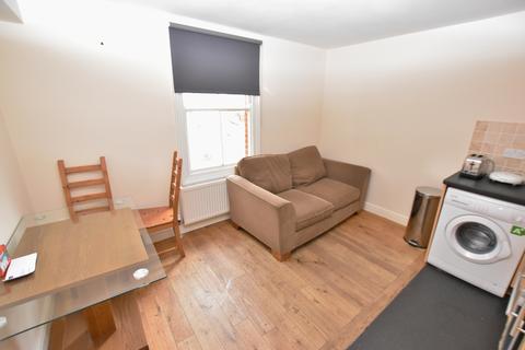 2 bedroom flat to rent, Stort Road, Bishops Stortford, CM23