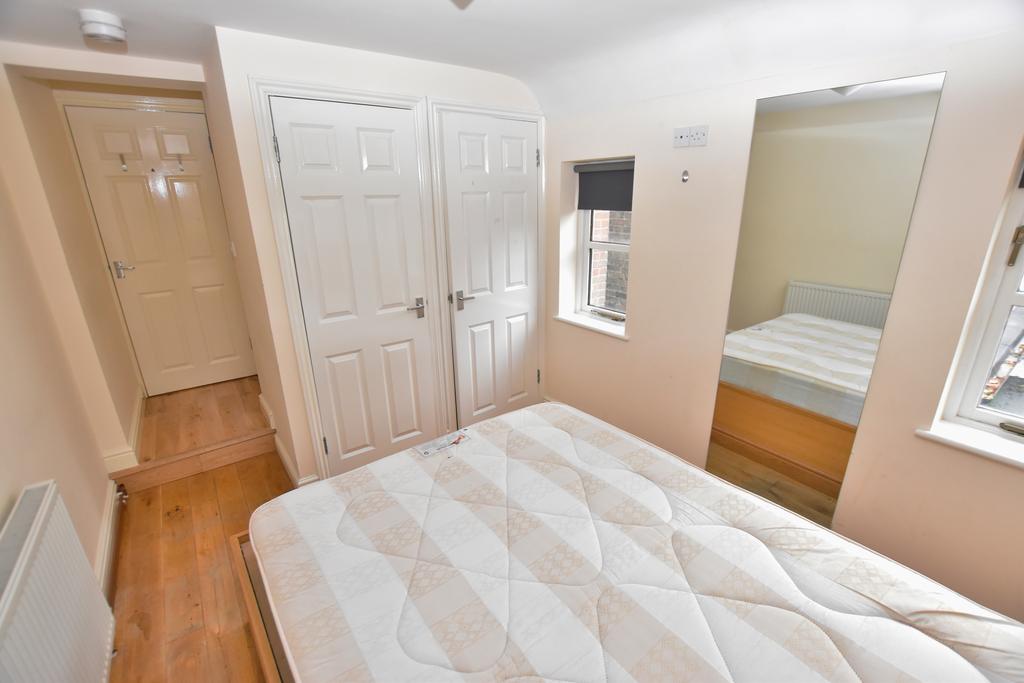 Main Bedroom (1)