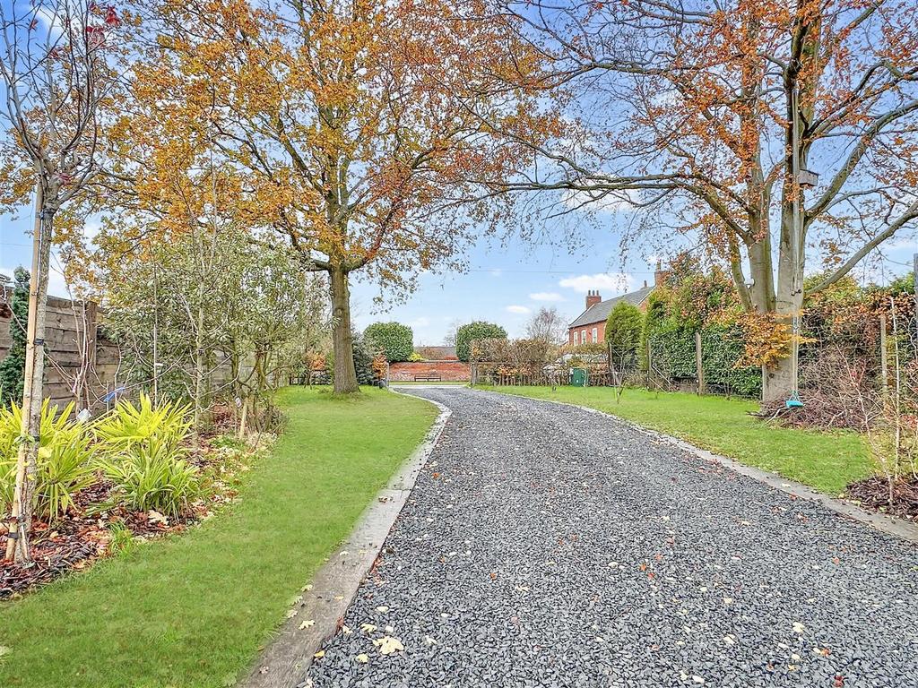 Existing Driveway 655