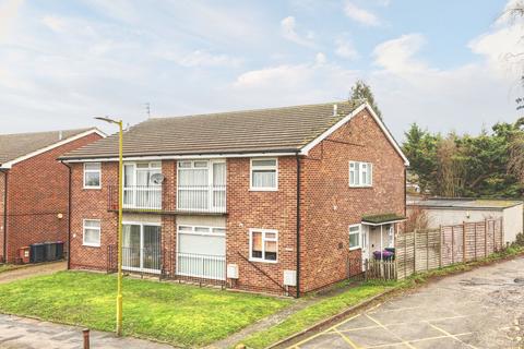 2 bedroom flat for sale, Kingsway, Ware, SG12
