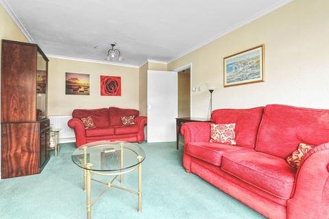 2 bedroom flat for sale, Kingsway, Ware, SG12