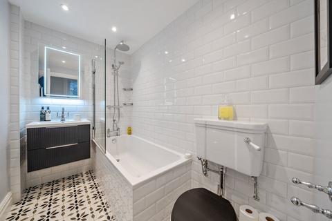 2 bedroom flat for sale, Laitwood Road, Balham, London, SW12