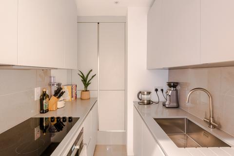 1 bedroom flat for sale, Queens Gardens, Bayswater