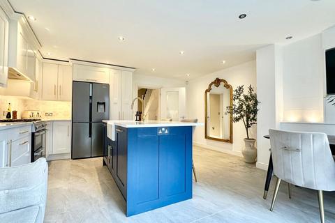 4 bedroom semi-detached house for sale, Sandford Road, Syston, LE7