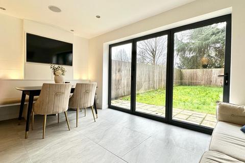 4 bedroom semi-detached house for sale, Sandford Road, Syston, LE7