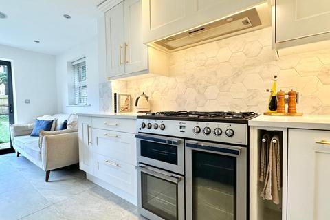 4 bedroom semi-detached house for sale, Sandford Road, Syston, LE7
