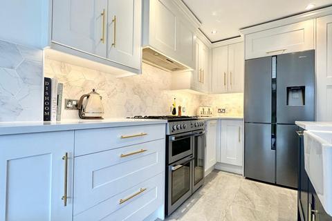4 bedroom semi-detached house for sale, Sandford Road, Syston, LE7