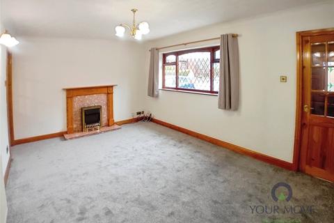 3 bedroom semi-detached house to rent, Holyoake Road, Manchester M28