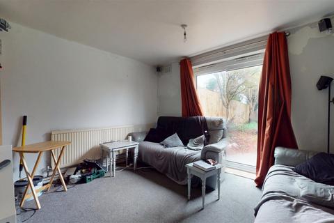 undefined, Thames Close, Milton Keynes MK3