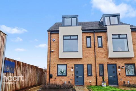3 bedroom semi-detached house to rent, New Dawn Place, Swindon