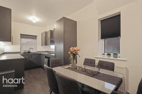 3 bedroom semi-detached house to rent, New Dawn Place, Swindon