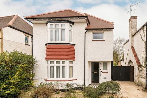 3 bedroom semi-detached house to rent, Great West Road, Hounslow TW5