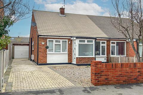 2 bedroom semi-detached bungalow for sale, Mayfield Avenue, Hockley SS5