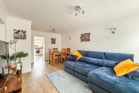 2 bedroom semi-detached bungalow for sale, Mayfield Avenue, Hockley SS5