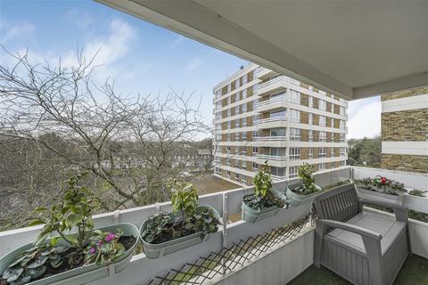 2 bedroom flat for sale, Warwick Drive, SW15