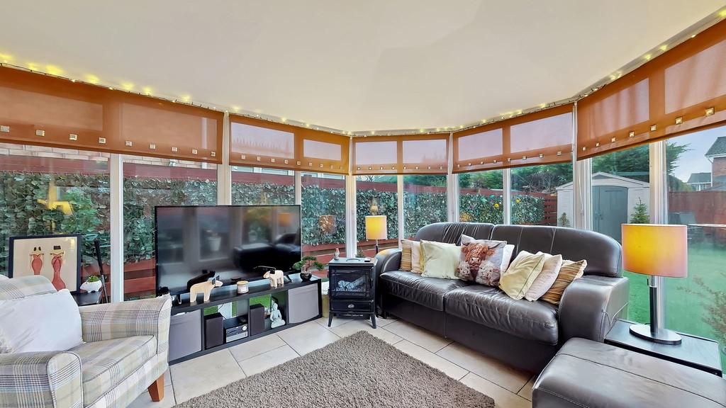 35-web-or-mls-20 Hawthorn Avenue32