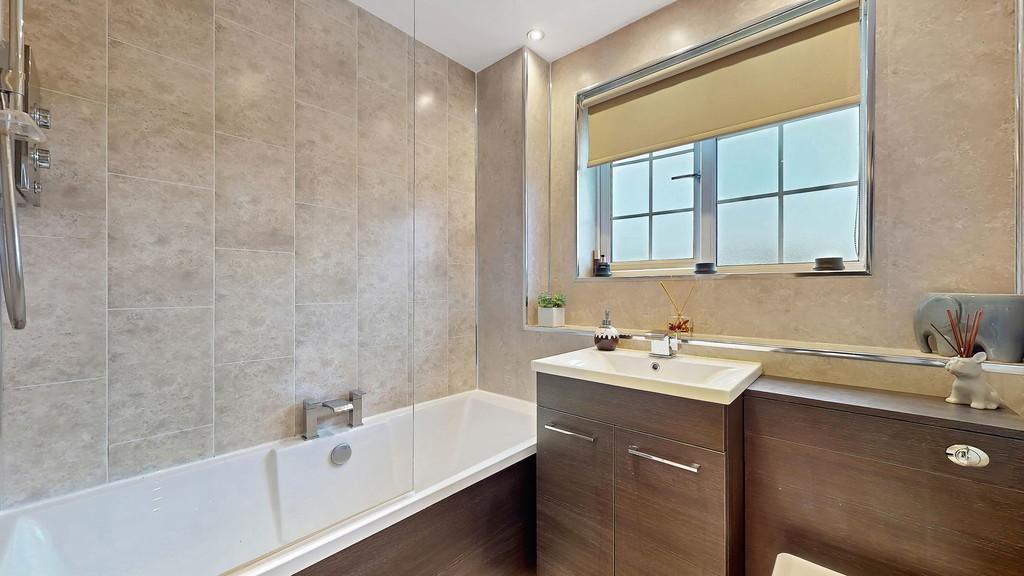 66-web-or-mls-20 Hawthorn Avenue48