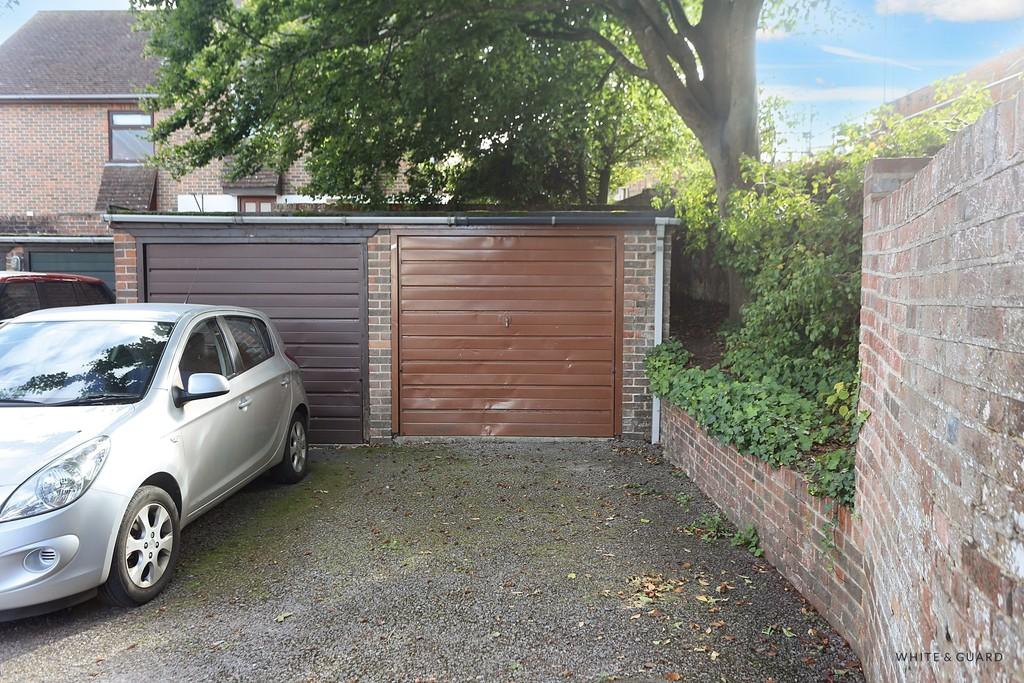 13 b ROOK GARAGE