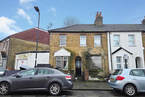 3 bedroom end of terrace house for sale, 15 Spencer Street, London, UB2 5BH