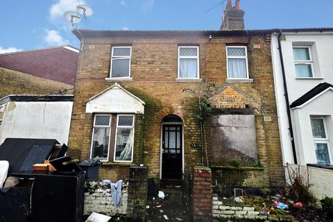 3 bedroom end of terrace house for sale, 15 Spencer Street, London, UB2 5BH