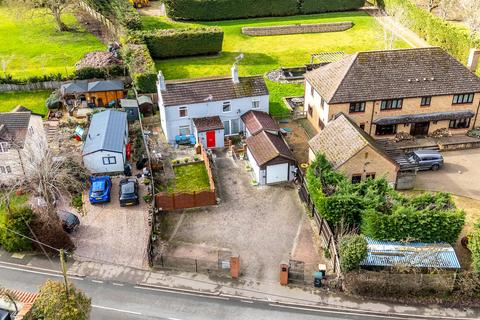 5 bedroom detached house for sale, Rushden Road, Wymington NN10