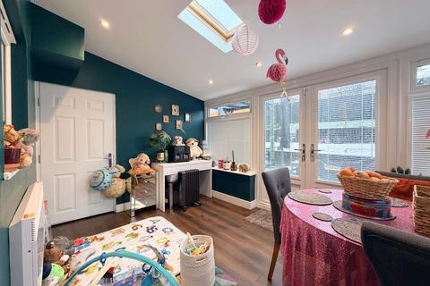 2 bedroom semi-detached house for sale, Blackthorne Close, Bradford BD2