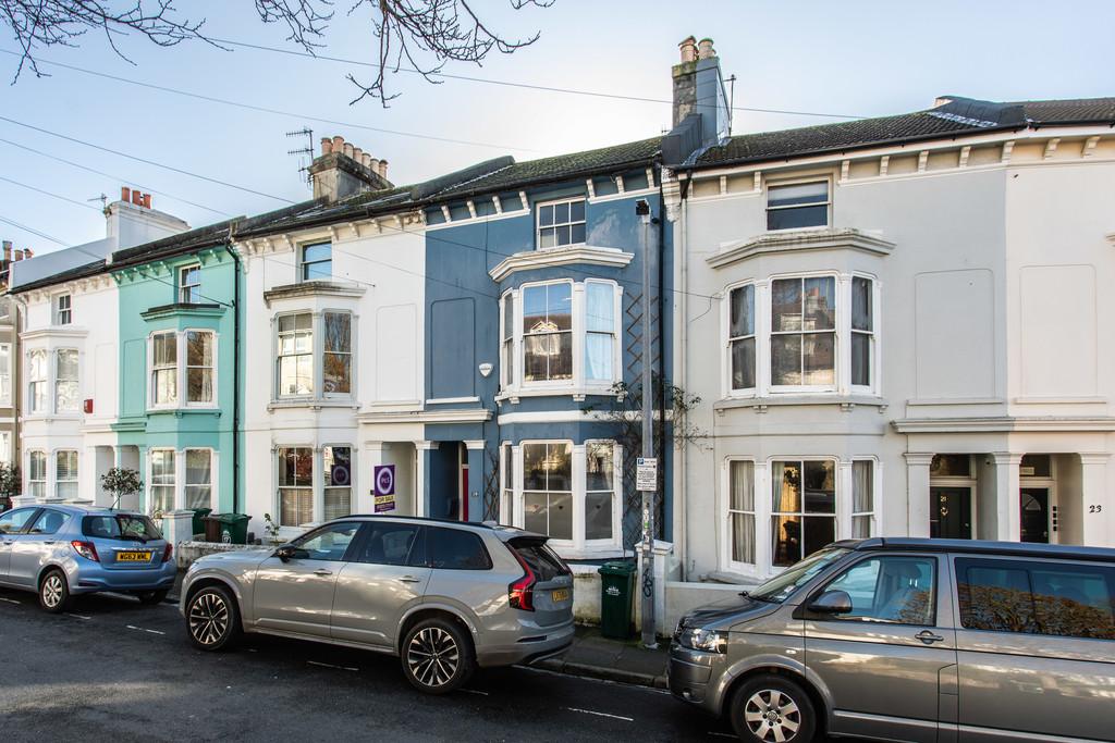 19 Shaftesbury Road3