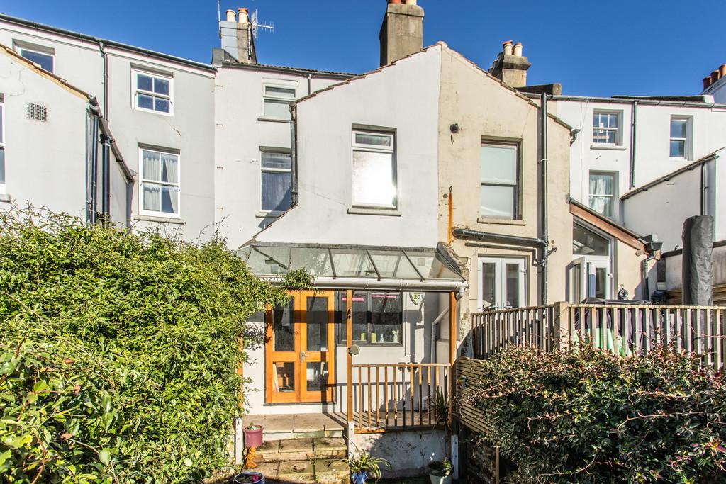 19 Shaftesbury Road4