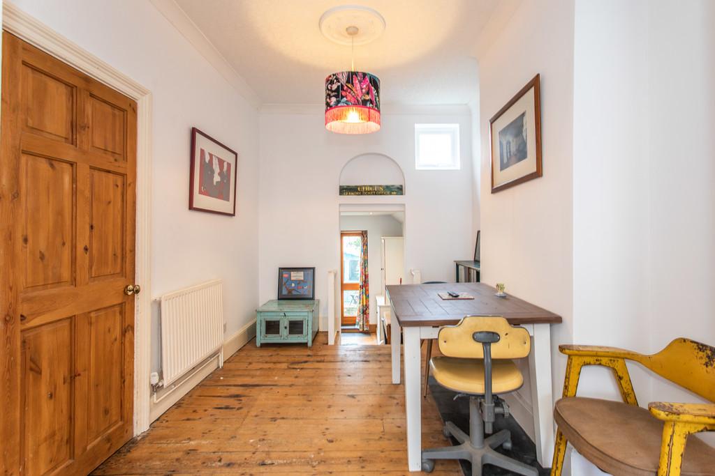 19 Shaftesbury Road14