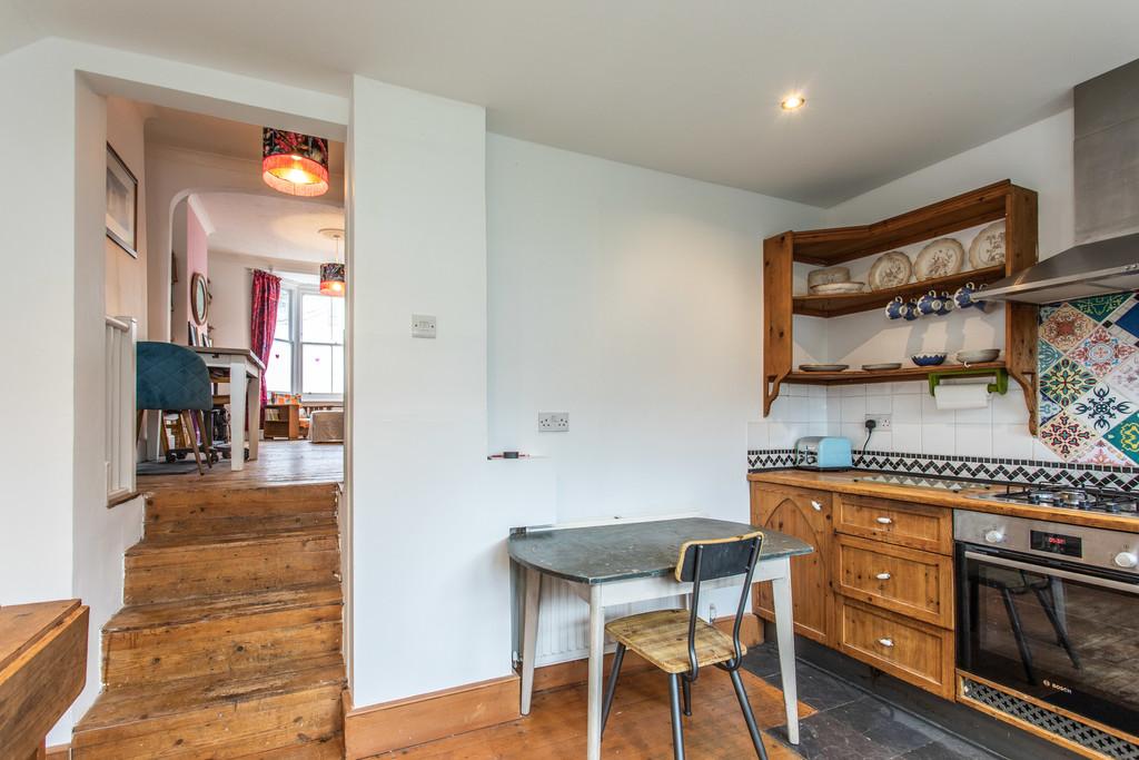 19 Shaftesbury Road27