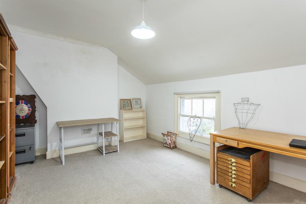 19 Shaftesbury Road37