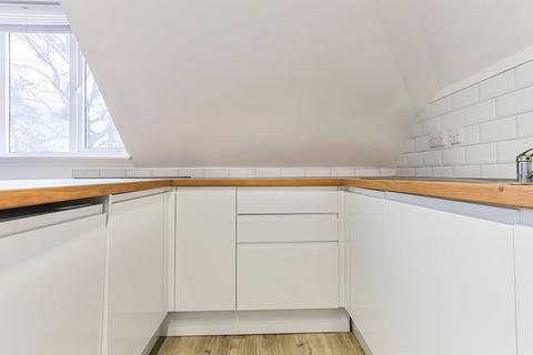 3 bedroom flat for sale, Heron Court Road, Bournemouth