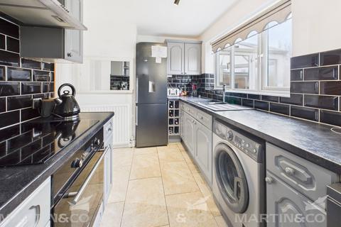 3 bedroom detached bungalow for sale, Ulverston Avenue, Askern