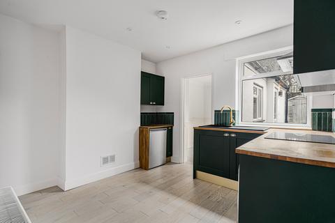 2 bedroom terraced house for sale, Warren Road, East Croydon