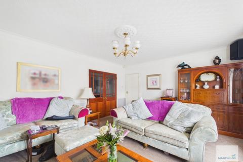 2 bedroom detached bungalow for sale, Rivergreen Crescent, Bramcote, Nottingham