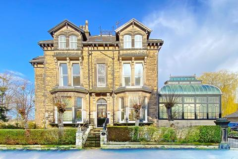 2 bedroom flat for sale, Park Avenue, Harrogate, HG2
