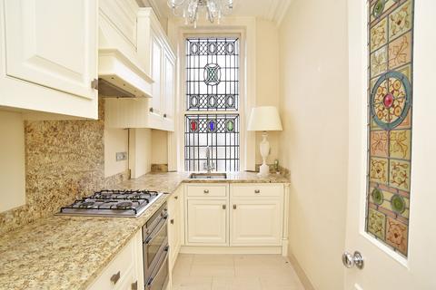 2 bedroom flat for sale, Park Avenue, Harrogate, HG2