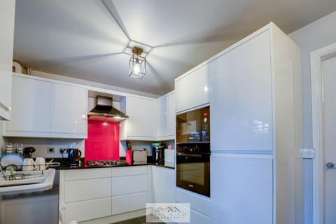 3 bedroom end of terrace house for sale, Bishops Walk, Sheffield S26