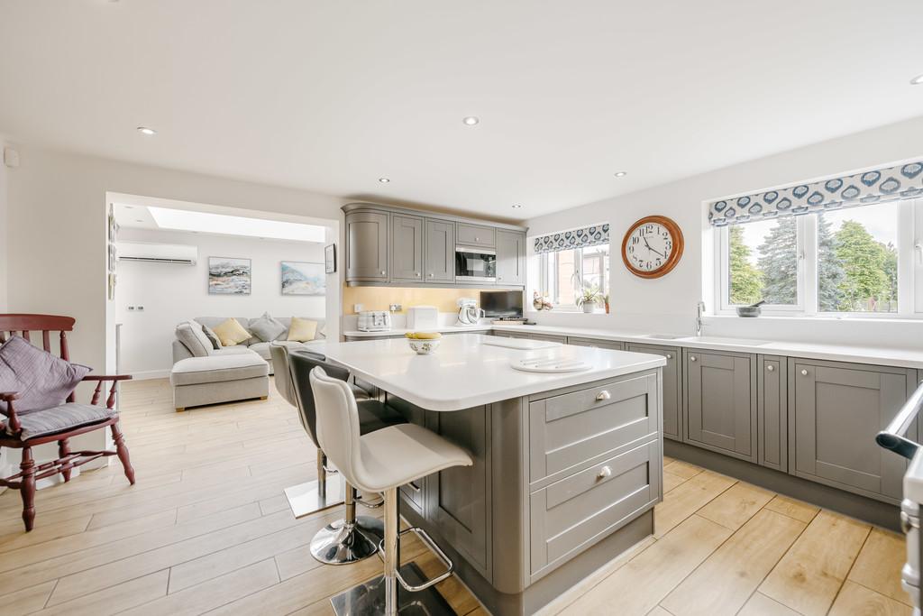 Kitchen/Breakfast Room