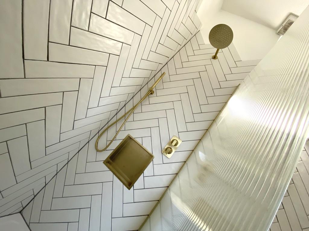 Shower detail