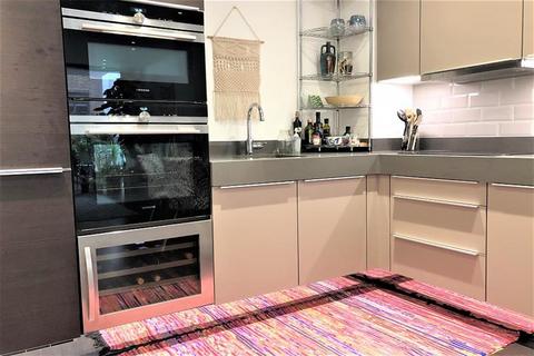 1 bedroom apartment to rent, Meranti House, E1