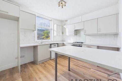 3 bedroom flat for sale, Milton Road, Milton