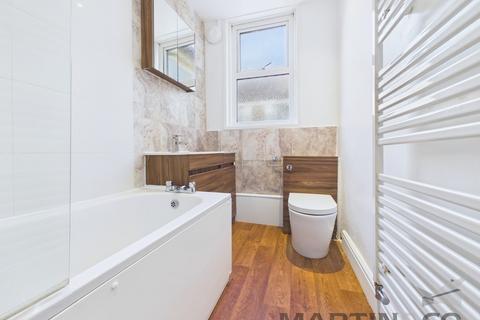 3 bedroom flat for sale, Milton Road, Milton