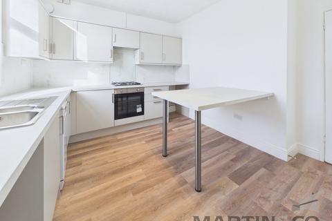3 bedroom flat for sale, Milton Road, Milton