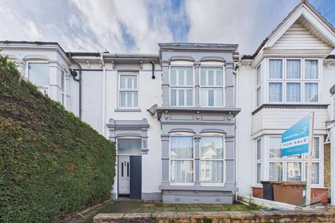 3 bedroom flat for sale, Milton Road, Milton